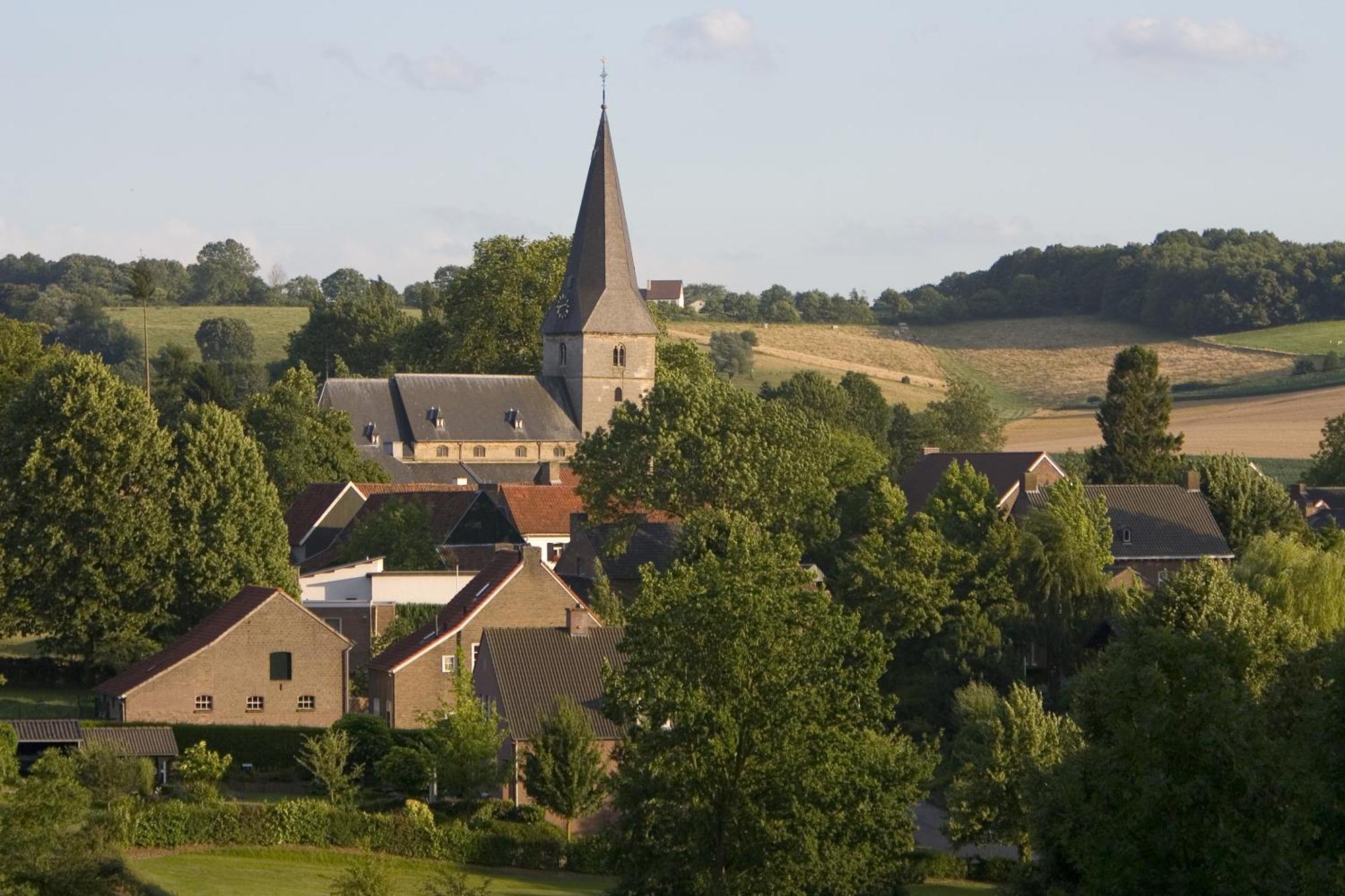 Herberg St. Brigida Hotell Noorbeek Exteriör bild